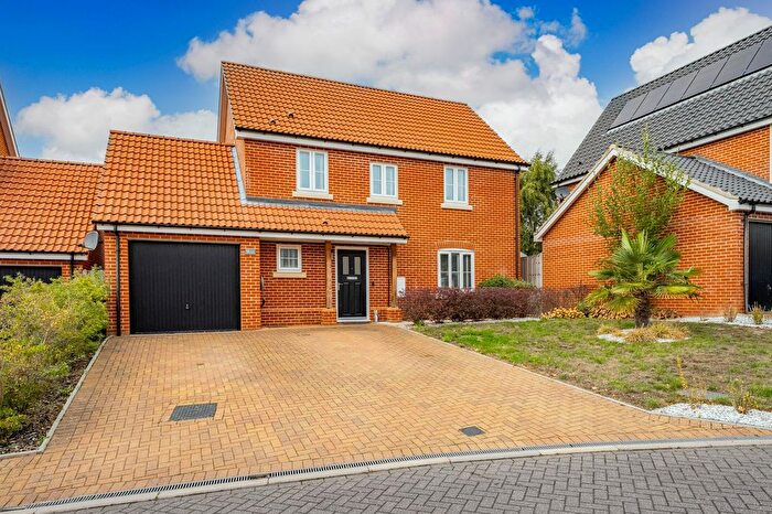 4 Bedroom Detached House For Sale In Oaks Lea, Acle, NR13