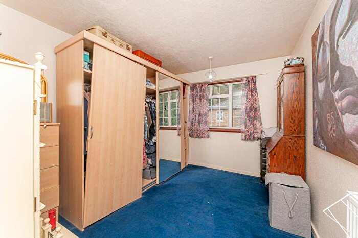 3 Bedroom Terraced House For Sale In Goat Lane, Enfield, EN1