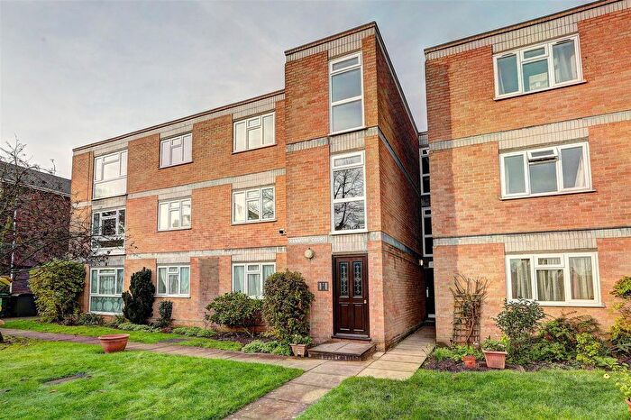 2 Bedroom Flat To Rent In Worple Road, Wimbledon, SW20