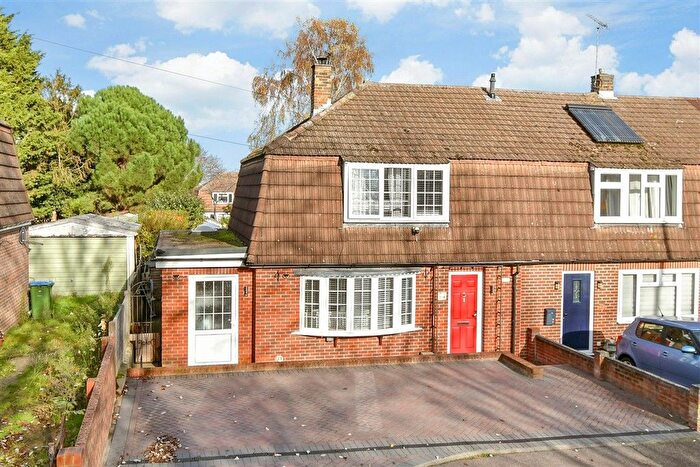 4 Bedroom End Terrace House For Sale In Irvine Road, Higham, Rochester, Kent, ME3