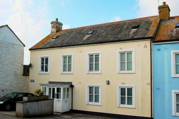 1 Bedroom Property To Rent In Wellington Gardens, Falmouth TR11