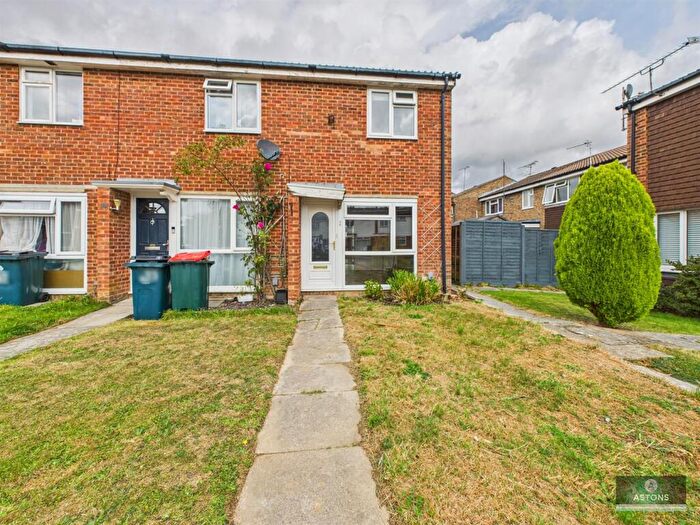 2 Bedroom End Of Terrace House For Sale In Ash Keys, Southgate, RH10