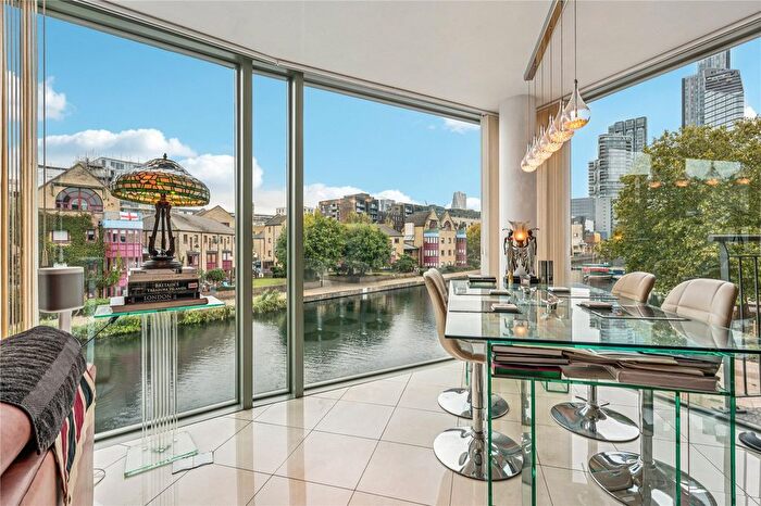 2 Bedroom Flat For Sale In Graham Street, London, N1