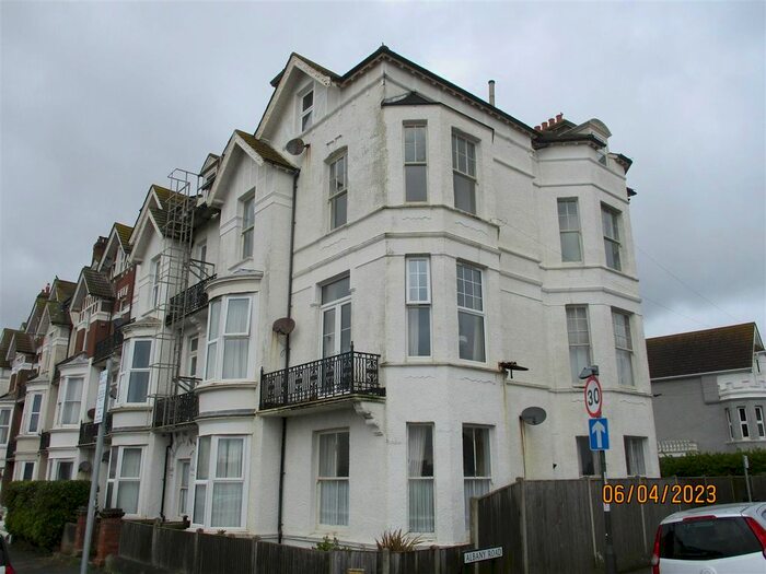 3 Bedroom Flat To Rent In Chandos Court, Marina, Bexhill-On-Sea, TN40