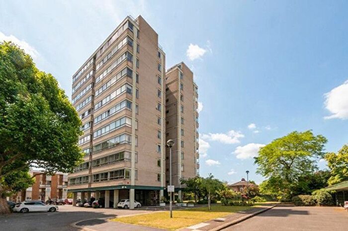 2 Bedroom Flat For Sale In Flat The Towers, Lower Mortlake Road, Richmond, Surrey, TW9