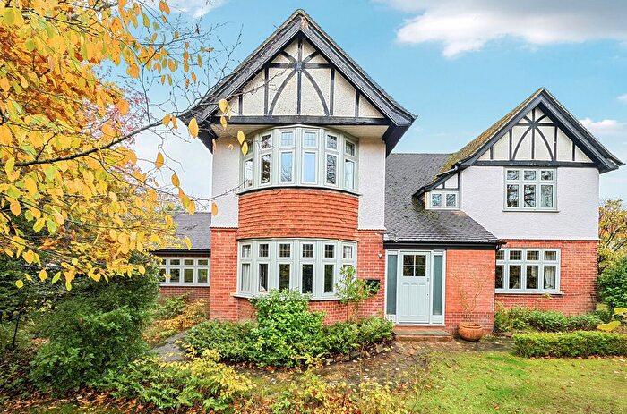 4 Bedroom Detached House For Sale In Shalford, Guildford, Surrey, GU4