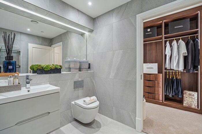 2 Bedroom Flat For Sale In Gorelands Lane, Chalfont St. Giles, HP8