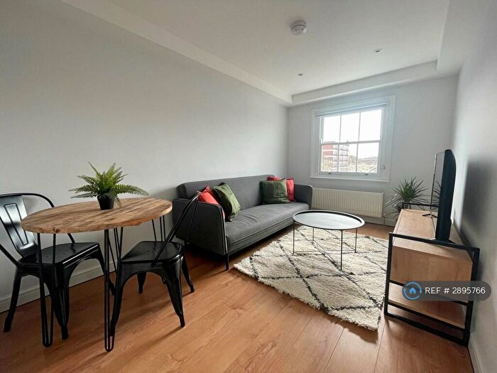 1 Bedroom Flat To Rent In Royal College Street, London, NW1