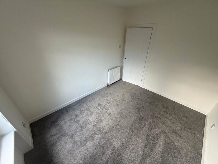 3 Bedroom Flat To Rent In Midcroft Avenue, Castlemilk, Glasgow, G44