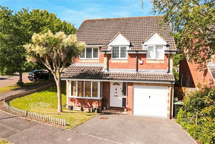 4 Bedroom Detached House For Sale In Forest Oak Drive, New Milton, Hampshire, BH25