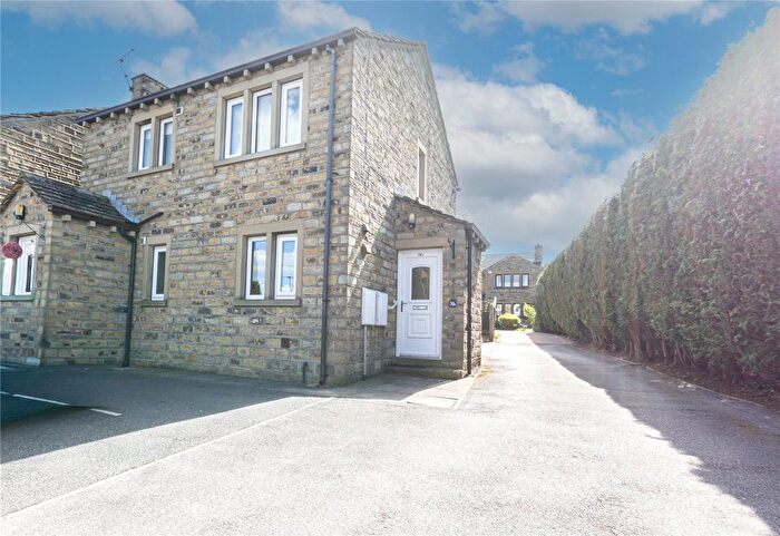 1 Bedroom Flat To Rent In Towngate, Highburton, Huddersfield, West Yorkshire, HD8