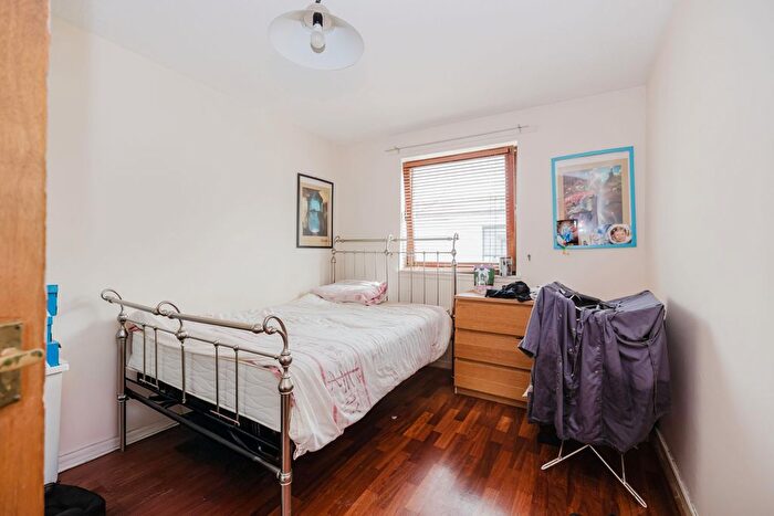 2 Bedroom Flat To Rent In Timber Bush, Edinburgh, EH6