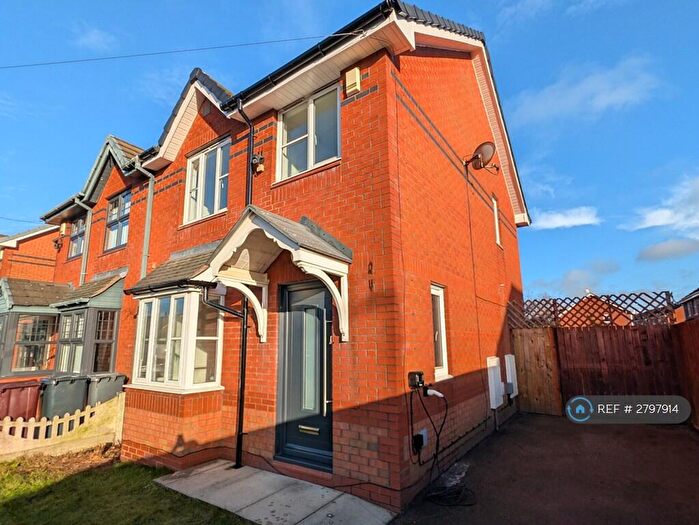 3 Bedroom Semi Detached House To Rent In Leeside Avenue, Kirkby, L32