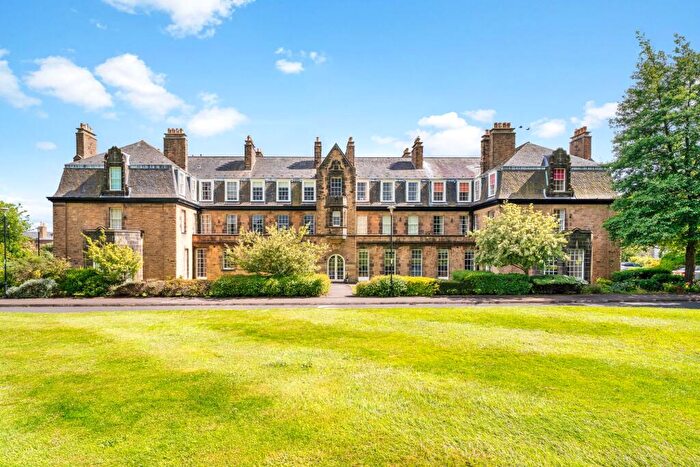 2 Bedroom Apartment For Sale In East Suffolk Park, Edinburgh, Midlothian, EH16