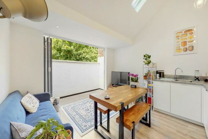 1 Bedroom Apartment To Rent In Hackney Road, Shoreditch, E2