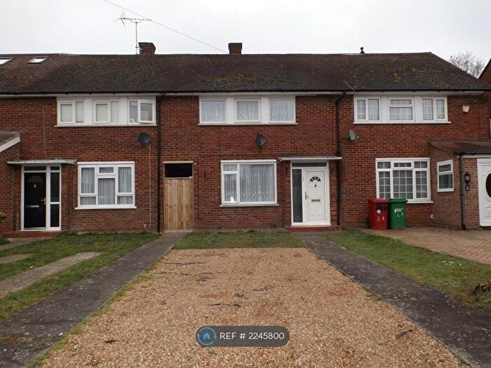 2 Bedroom Terraced House To Rent In Churchill Road, Slough, SL3