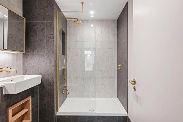 2 Bedroom Flat To Rent In The Draper, Colindale, London, NW9