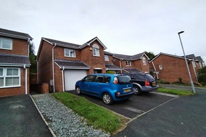 4 Bedroom Detached House To Rent In Maes Berea, Bangor, LL57