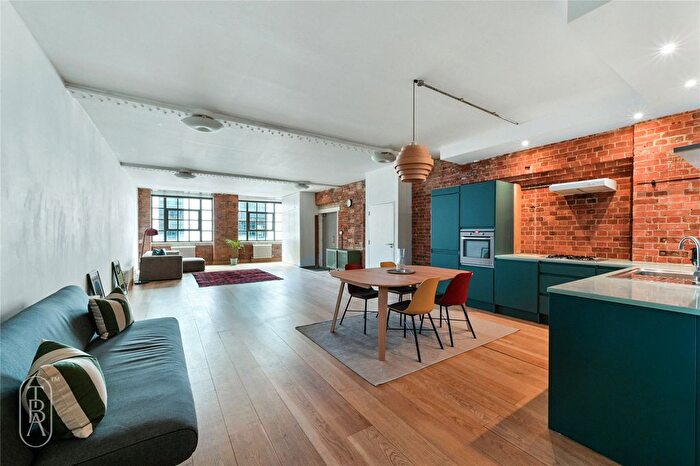 2 Bedroom Flat To Rent In Shepherdess Walk, London, N1