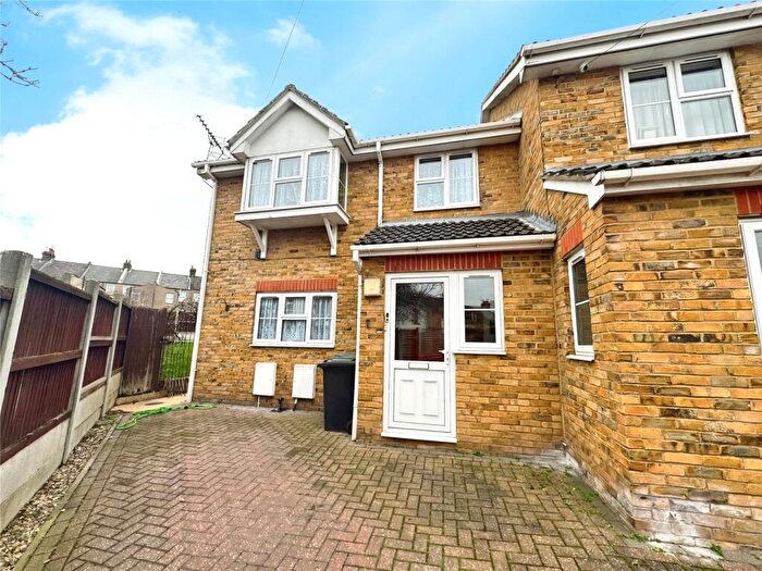 1 Bedroom End Of Terrace House To Rent In Brook Road, Northfleet, Gravesend, Kent, DA11