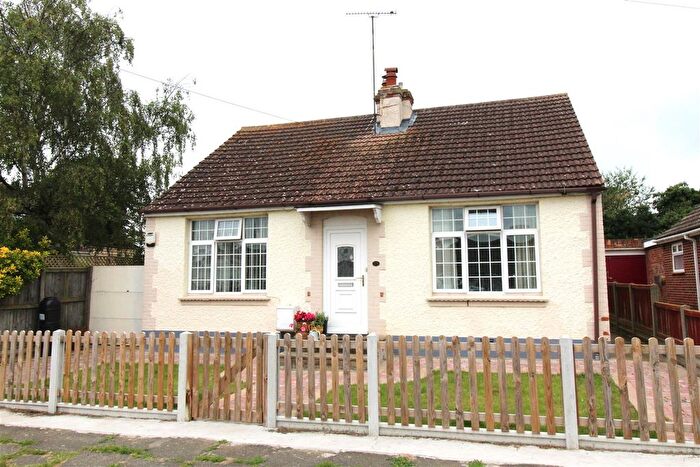 2 Bedroom Detached Bungalow To Rent In Queensbridge Drive, Herne Bay, CT6