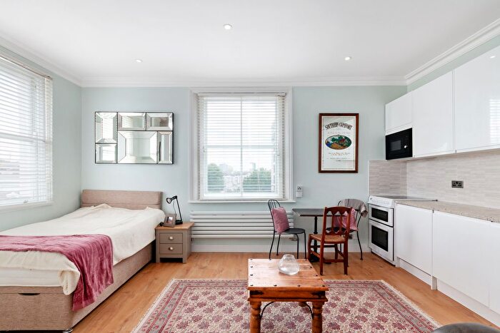 Studio To Rent In Ladbroke Grove, London, W11