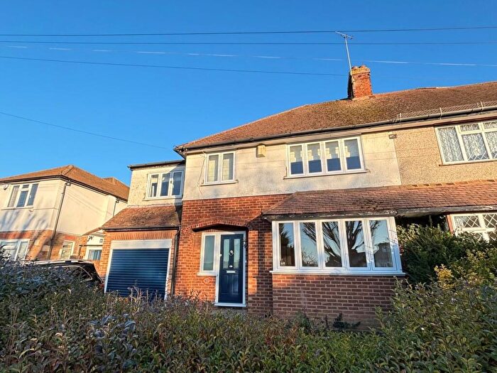 4 Bedroom Property To Rent In Kechill Gardens, Bromley, BR2