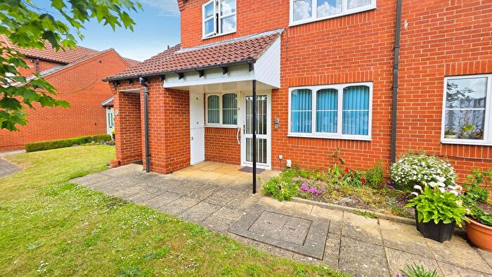 2 Bedroom Flat For Sale In Bishops Court, Sleaford, NG34