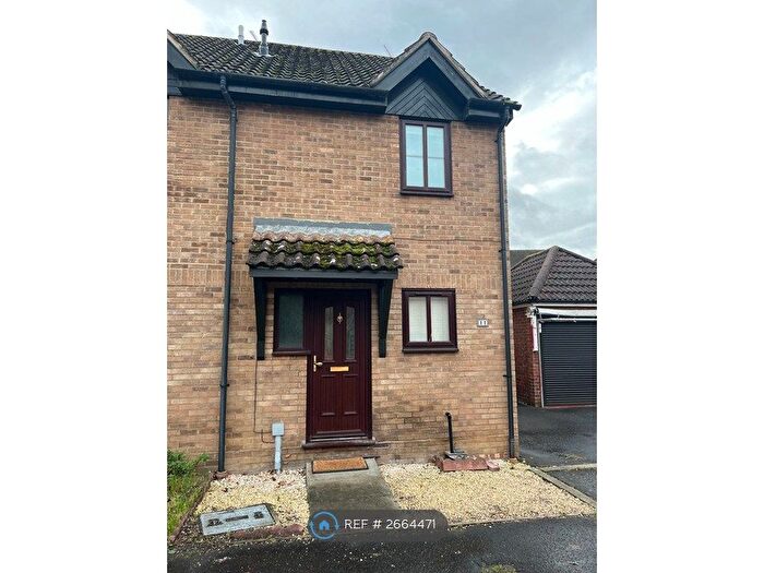 2 Bedroom Semi Detached House To Rent In Hillside Mews, Chelmsford, CM2