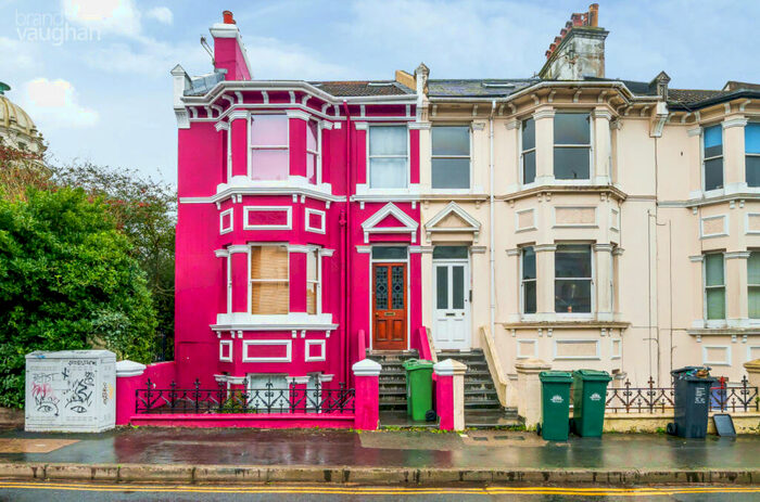 2 Bedroom Flat To Rent In Queens Park Road, Brighton, East Sussex, BN2