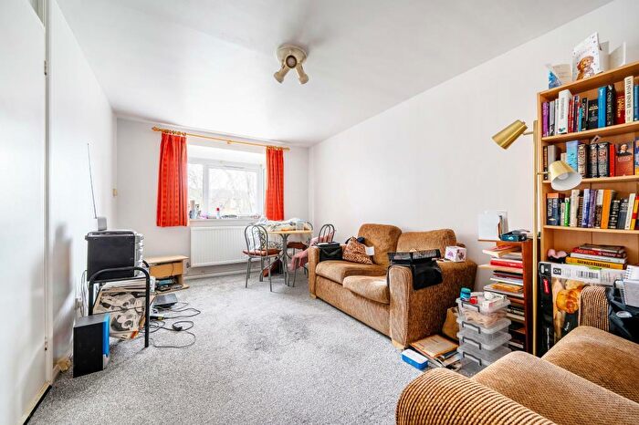 1 Bedroom Flat For Sale In East Barnet Village, Barnet, EN4