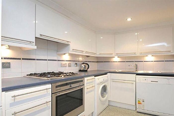 2 Bedroom Flat To Rent In Belsize Park Gardens, Belsize Park, NW3