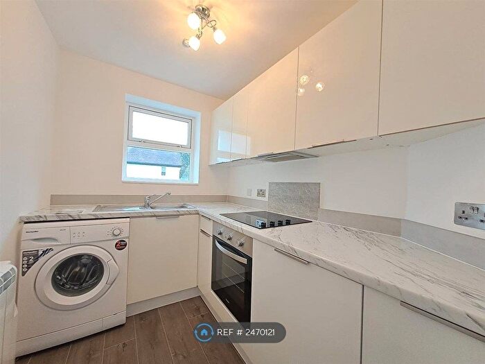 1 Bedroom Flat To Rent In Laburnham Road, Maidenhead, SL6