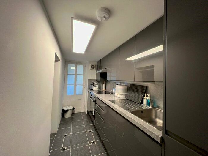 1 Bedroom Flat To Rent In Norfolk Place, London W2