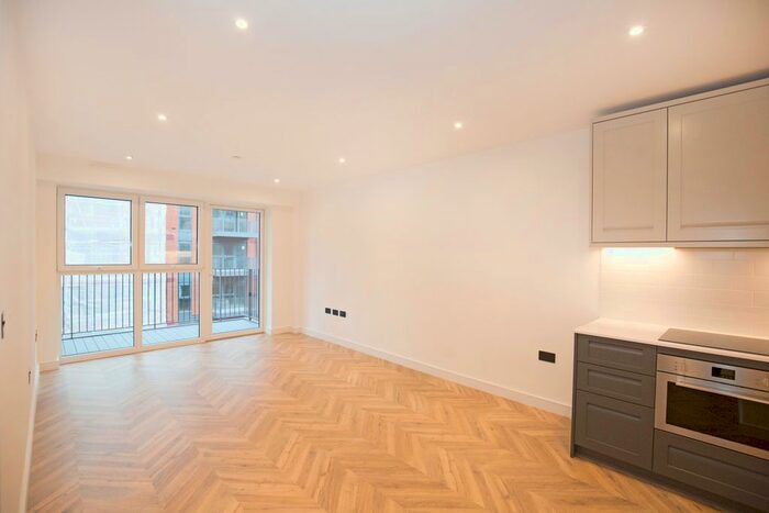 1 Bedroom Flat To Rent In Wheatfield Way, Kingston Upon Thames, KT1