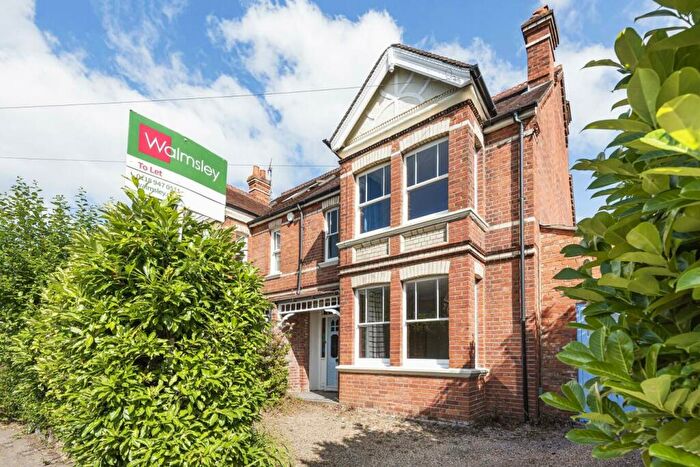 4 Bedroom Semi-Detached House To Rent In Oakley Road, Caversham Heights, RG4