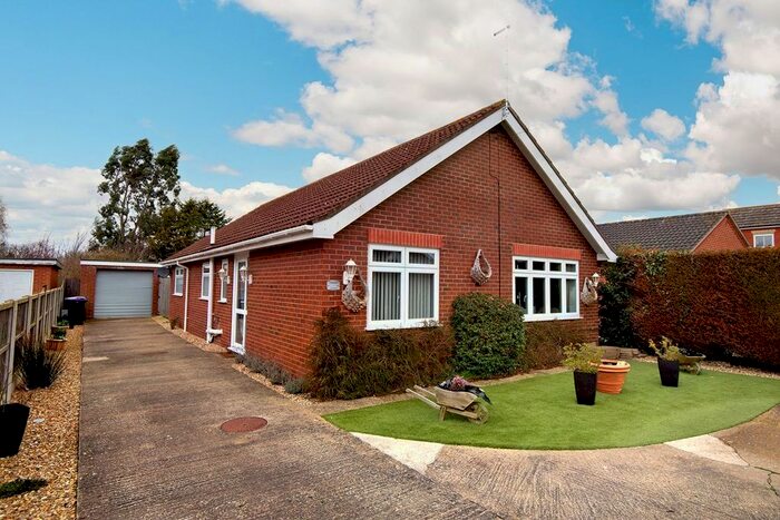 3 Bedroom Detached Bungalow For Sale In South End, Hogsthorpe, Skegness, PE24