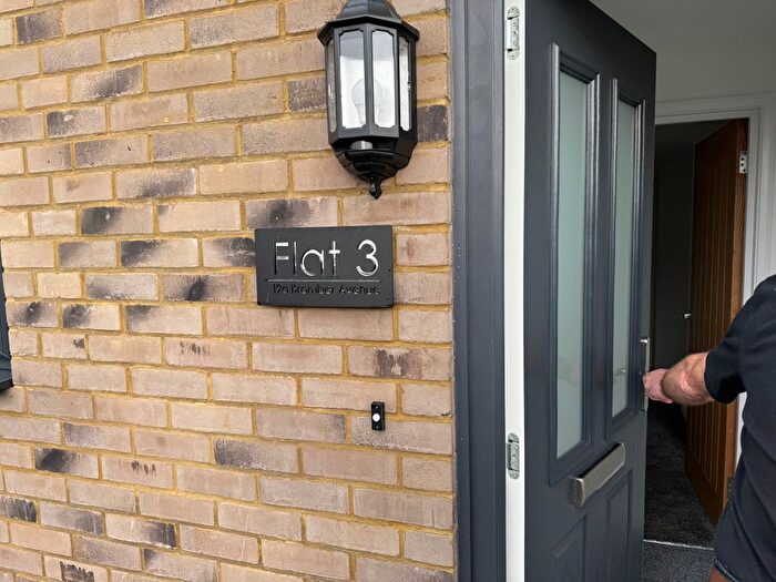 2 Bedroom Flat To Rent In Bramber Avenue, Peacehaven, BN10