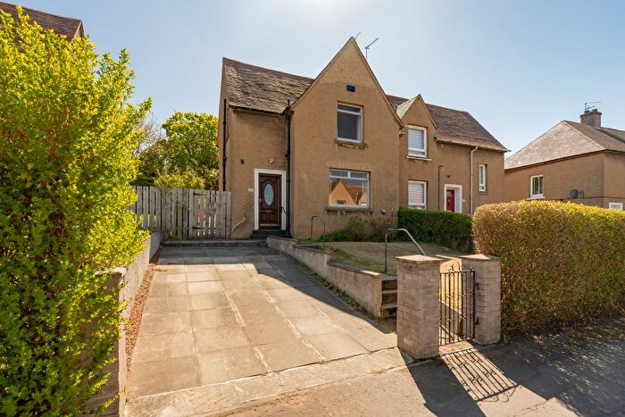 2 Bedroom Villa For Sale In Fernieside Crescent, Edinburgh, EH17