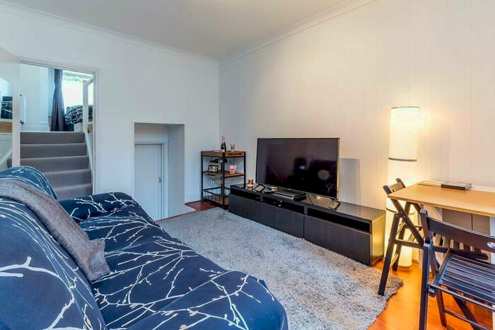 1 Bedroom Flat To Rent In Firs Avenue, Muswell Hill, N10