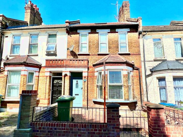4 Bedroom Terraced House To Rent In Griffin Road, Plumstead, London, SE18