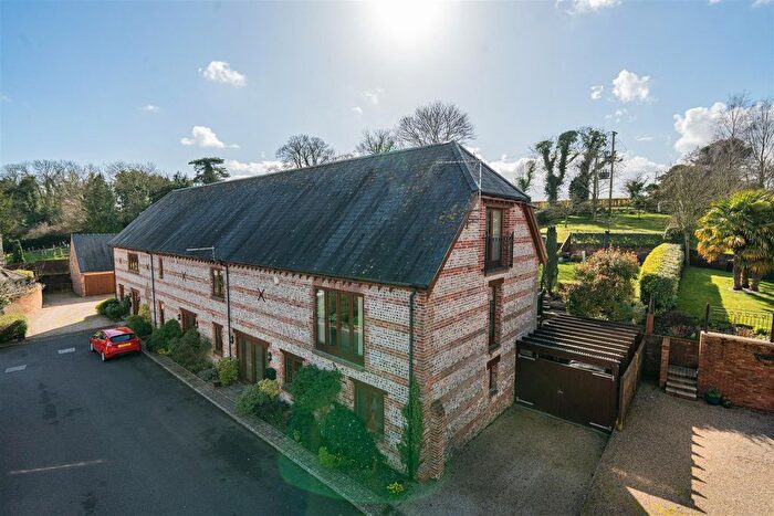 4 Bedroom Property For Sale In Manor Farm Close, Pimperne, Blandford Forum, DT11