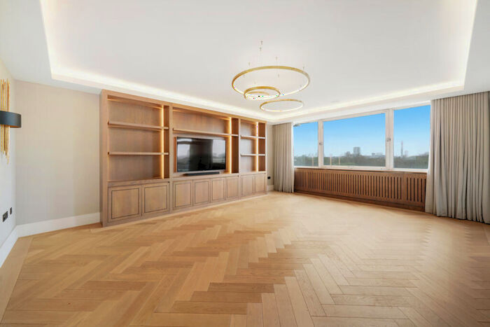 3 Bedroom Flat To Rent In Imperial Court, - Prince Albert Road, NW8