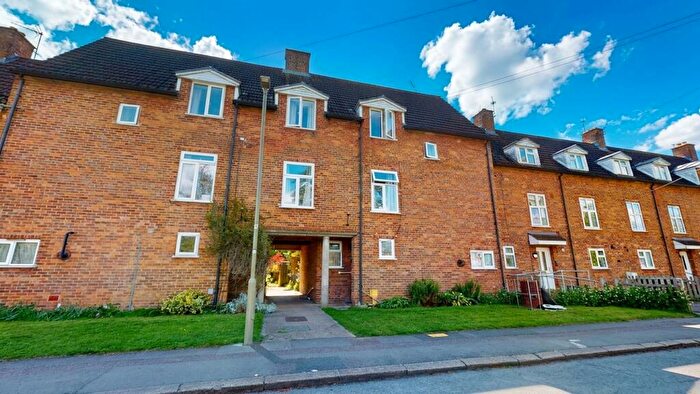 3 Bedroom Flat For Sale In Herons Walk, Abingdon, OX14