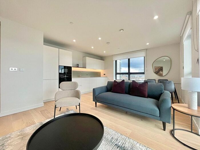 2 Bedroom Flat To Rent In Bella House, Pilot Walk, Greenwich Peninsula, London, SE10