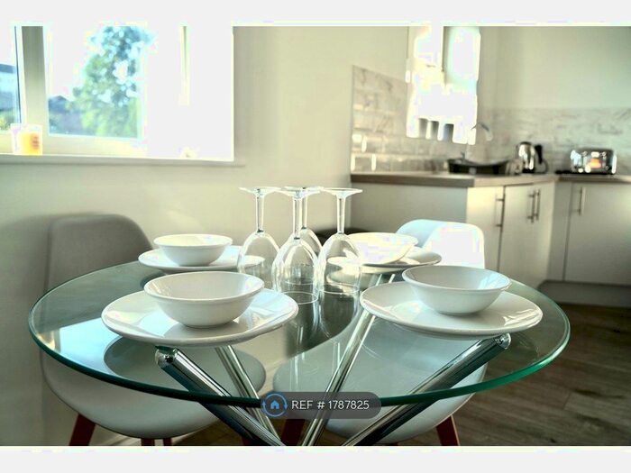 2 Bedroom Flat To Rent In Palgrave Road, Bedford, MK42