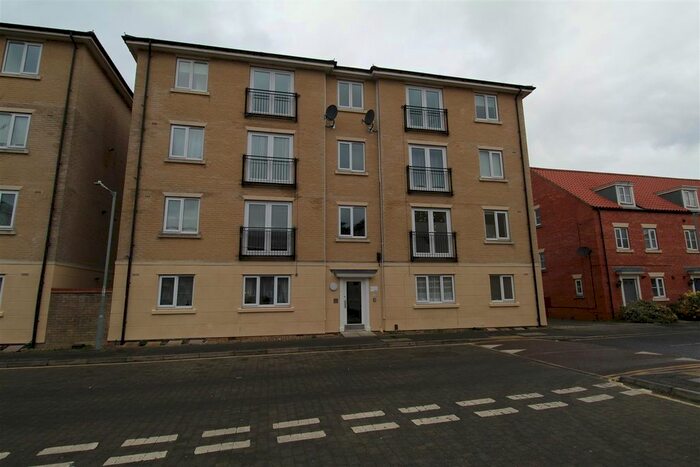 2 Bedroom Flat To Rent In Firmin Close, Ipswich, IP1