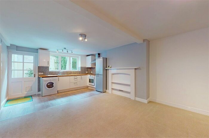 1 Bedroom Flat To Rent In Oxford Street, Cheltenham, GL52