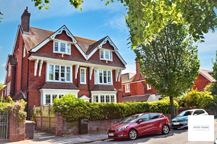 2 Bedroom Flat For Sale In Saffrons Road, Eastbourne, BN21