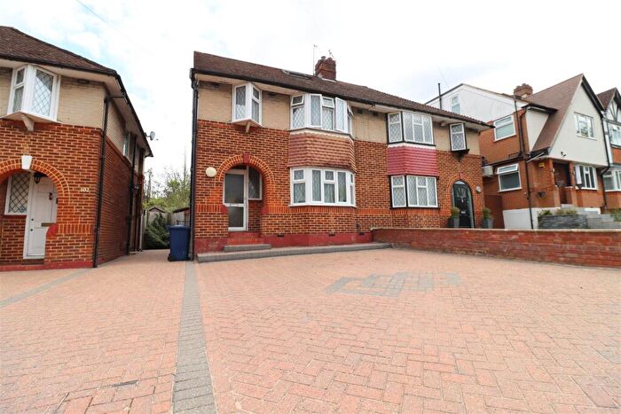 5 Bedroom Semi-Detached House For Sale In Kenilworth Road, Edgware, HA8